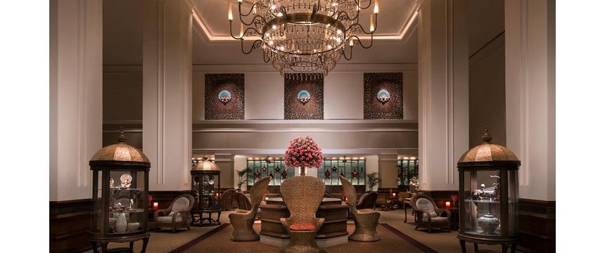 The lobby of the Sule Shangri La hotel in Yangon in Myanmar